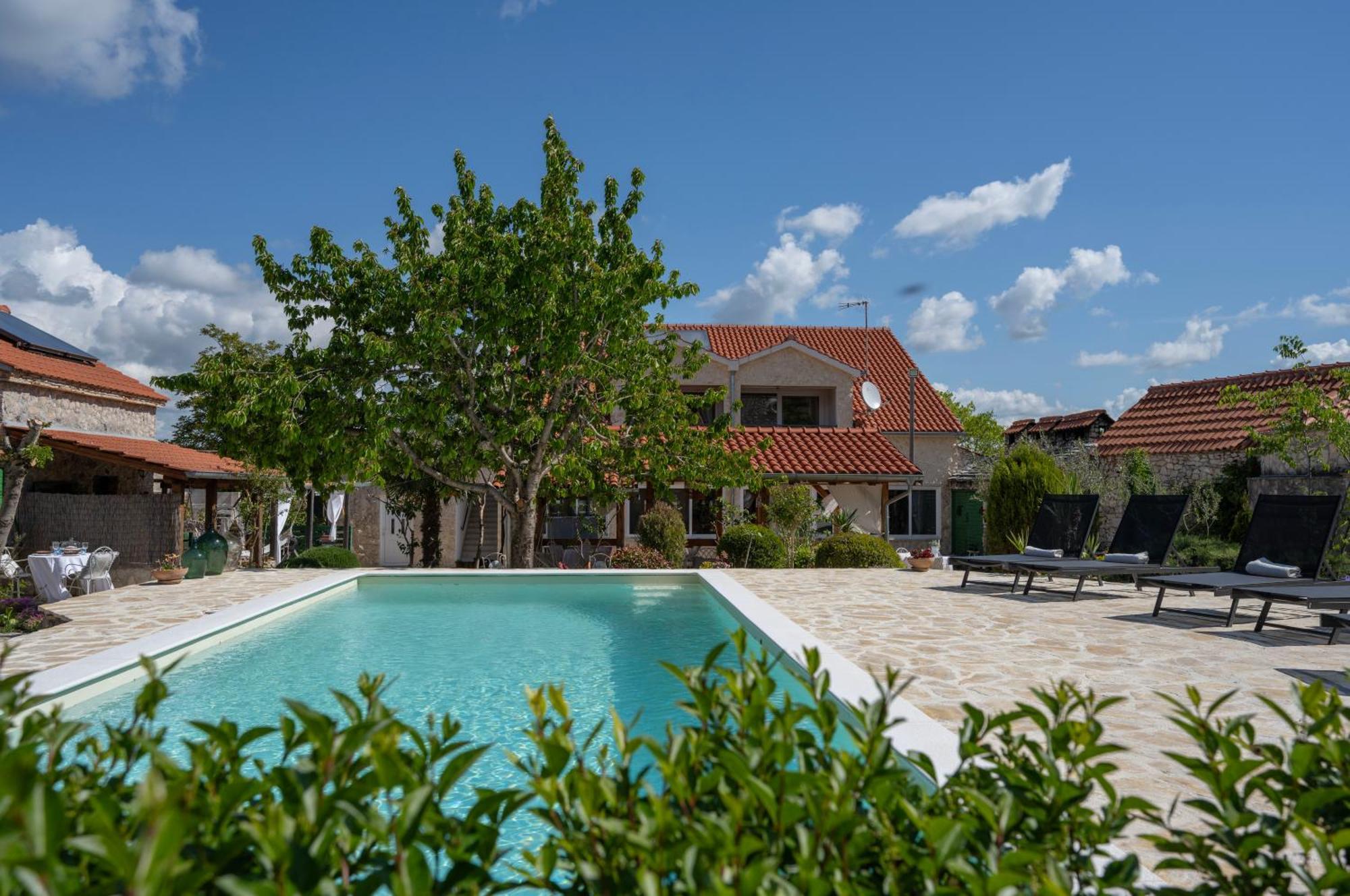Kalpic Suites & Villa Lozovac Exterior foto